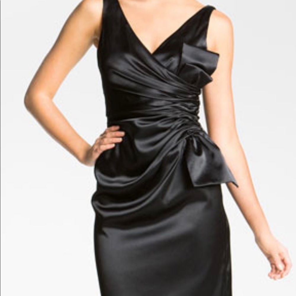 Maggy London Side Bow  Stretch Satin Sheath Dress